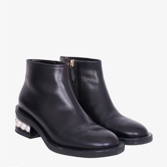 NICHOLAS KIRKWOOD BLACK
LEATHER 'CASATI' PEARL ANKLE
BOOTS SIZE 37 - Picture 3 of 11